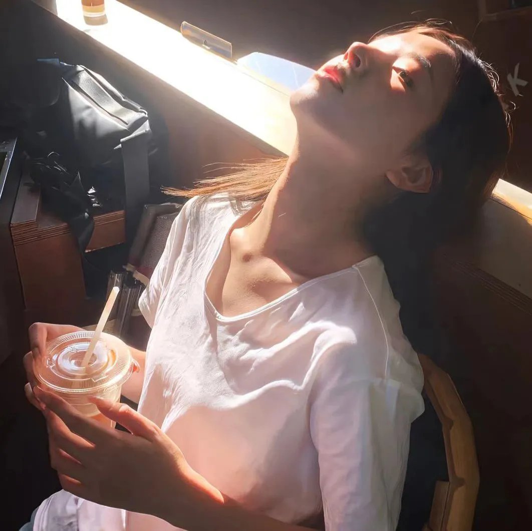 被子女抛弃后我成了豪门